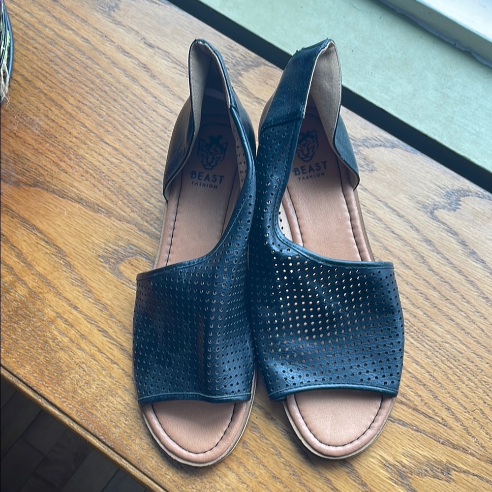 Beast Fashion Black Women's Sandals